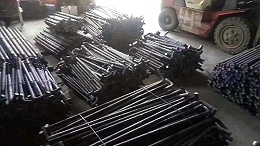 地脚螺栓规格型号是怎么打上去的？